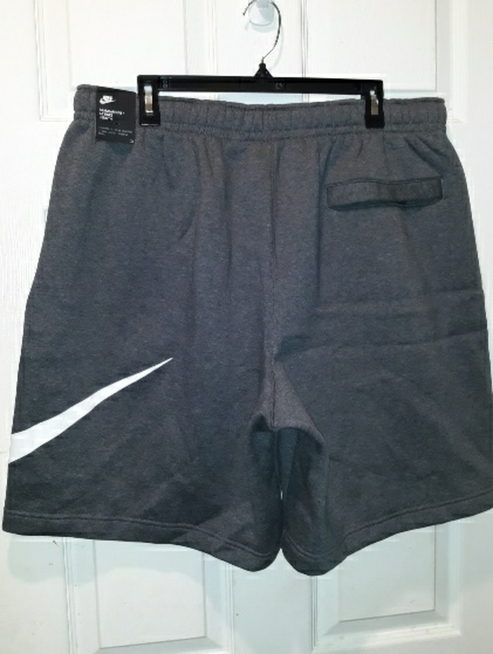 Nike Standard Fit/At Knee Length Front Pockets & Back Pocket Short